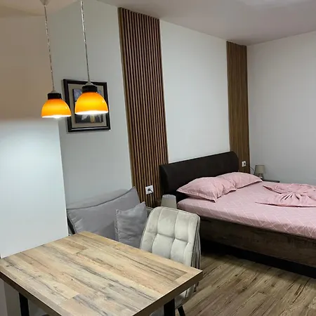 Bright & Roomy Myslym Shyri Appartamento