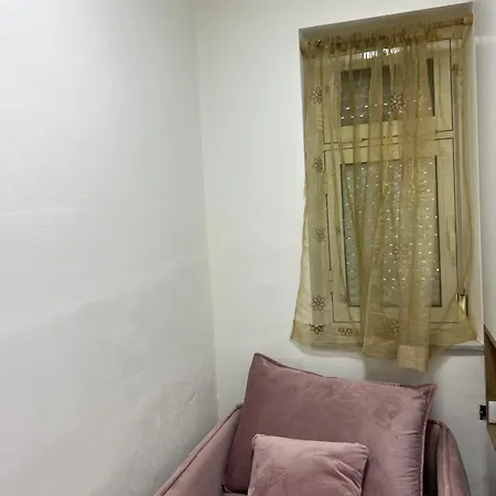 Bright & Roomy Myslym Shyri Apartment Tirana