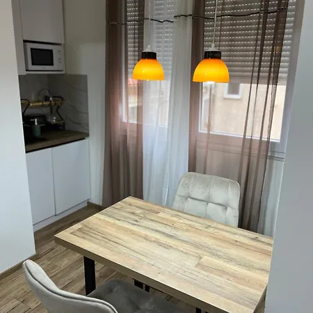 Apartamento Bright & Roomy Myslym Shyri